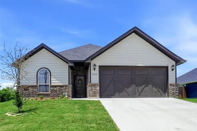 214 Clover Circle, Weatherford TX 76086