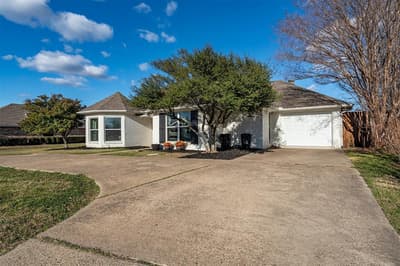 300 Rash Lane, Terrell TX 75160