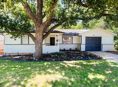 706 Henslee Drive, Euless TX 76040