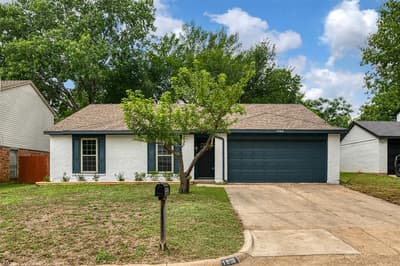 1906 Bosque Lane, Arlington TX 76006