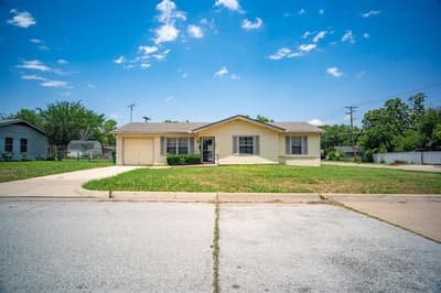 5245 Ira Street N, Haltom City TX 76117