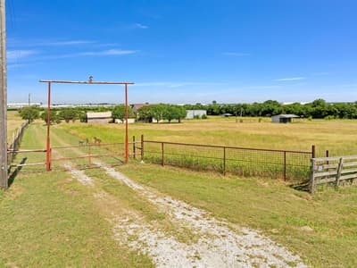 1795 Melton Road, Sanger TX 76266