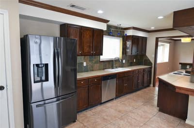 2406 Redbrook Court, Arlington TX 76014