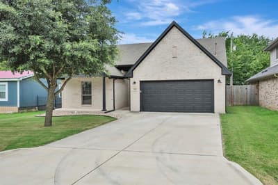 124 Elm Lane, Roanoke TX 76262
