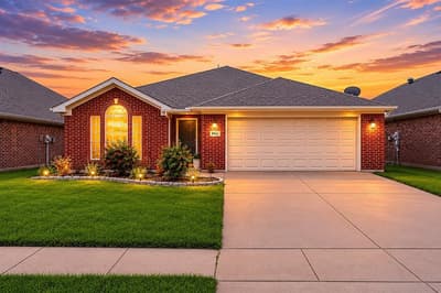 8962 Winding River Drive, Fort Worth TX 76118