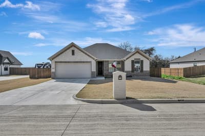 2202 Briarwood Drive, Bridgeport TX 76426