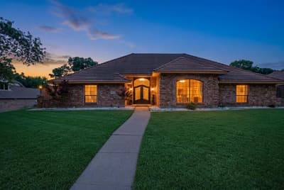 906 Greenbriar Lane, Duncanville TX 75137