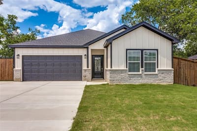 901 E Devitt Street, Fort Worth TX 76110