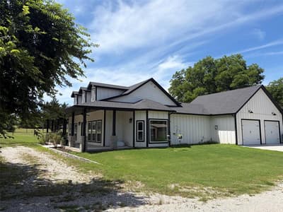 410 S Wickham Street, Alvord TX 76225 - Photo 2
