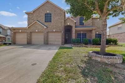 914 Hidden Lakes Drive, Cedar Hill TX 75104 - Photo 2