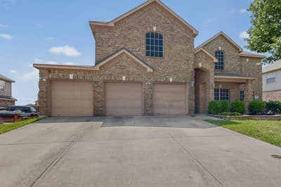 914 Hidden Lakes Drive, Cedar Hill TX 75104 - Photo 4