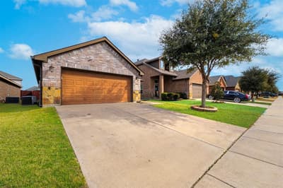 5505 Thunder Bay Drive, Fort Worth TX 76119