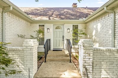 9519 Robin Meadow Drive, Dallas TX 75243 - Photo 2