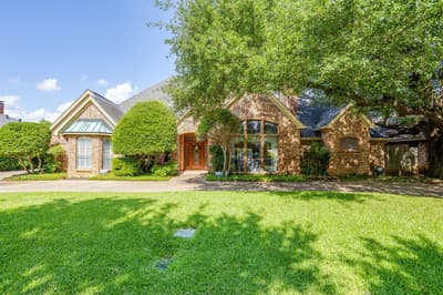 2006 Lake Country Drive, Arlington TX 76012