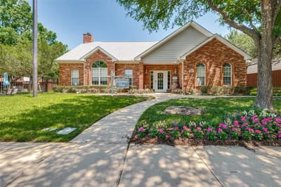 1004 Bridges Drive, Arlington TX 76012