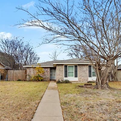 805 Cherry Hills Drive, Lancaster TX 75134