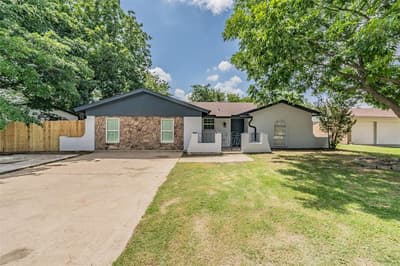 6532 Moonglow Lane, Watauga TX 76148