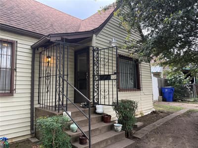 1018 E Woodin Boulevard, Dallas TX 75216 - Photo 2