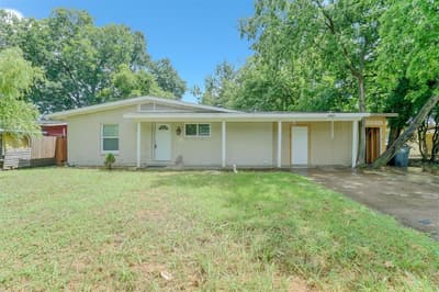 2108 SKYLARK Drive, Arlington TX 76010
