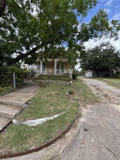 1712 Effie Street, Fort Worth TX 76105