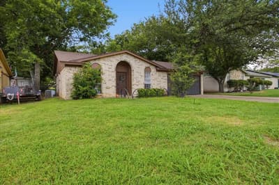 701 N Douglas Avenue, Cleburne TX 76033