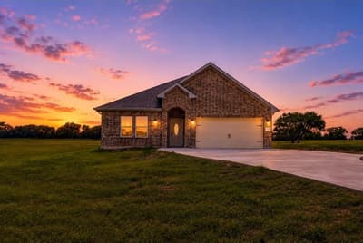 1948 County Road 1255, Savoy TX 75479