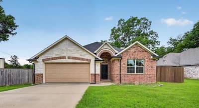 1004 E Main Street, Tioga TX 76271