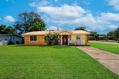 1809 Virginia Place, Cleburne TX 76033