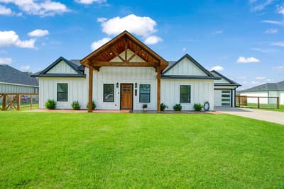 725 Daniel Street, Blossom TX 75416