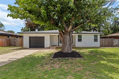 1035 Warden Street, Benbrook TX 76126