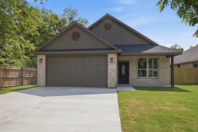 304 Evans Street, Cleburne TX 76031