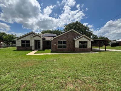 621 N Avenue B, Springtown TX 76082