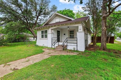 537 E Sears Street, Denison TX 75021