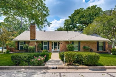 909 Edgecliff Drive, Bedford TX 76022