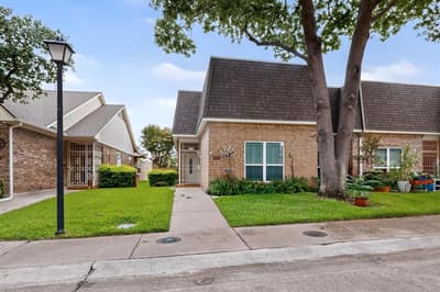 3113 Stonehenge Lane, Carrollton TX 75006