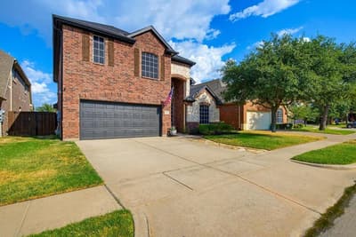 1906 Fountain Wood Drive, Euless TX 76039 - Photo 2