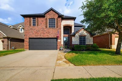 1906 Fountain Wood Drive, Euless TX 76039 - Photo 3