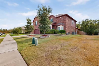 7800 Alders Gate Lane, Denton TX 76208 - Photo 2